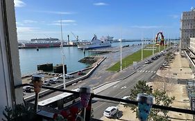 APPART. PERRET VUE PANORAMIQUE MER-PORT et CATENE